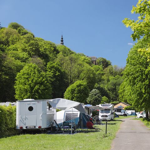 STAANPLAATS - Camperplaats + elektriciteit (16A) - alleen camper