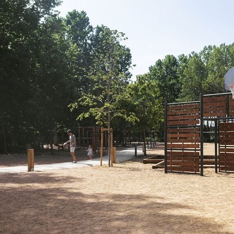 PIAZZOLA - Auto +/caravan o camper + elettricità