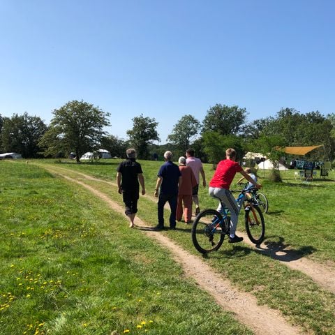 Stellplatz - Grasbewachsener Stellplatz