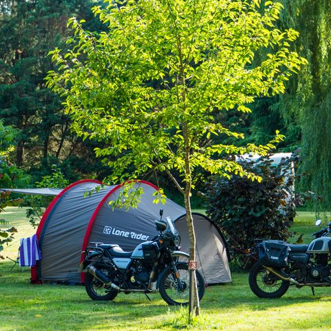 PARCELA - Parcelas para tiendas, caravanas y autocaravanas PMR con electricidad