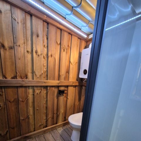 PARCELA - Parcela Premium para tiendas, caravanas y autocaravanas con instalaciones sanitarias privadas "Le Refuge".