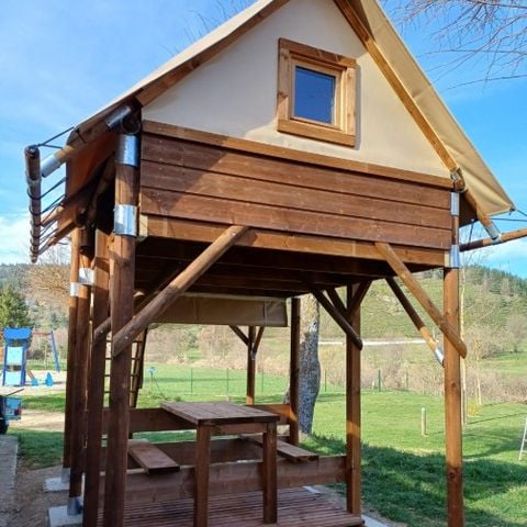 TENTE TOILE ET BOIS 2 personnes - Tente Bivouac sur pilotis bois et toile, sans sanitaires pour 2 personnes