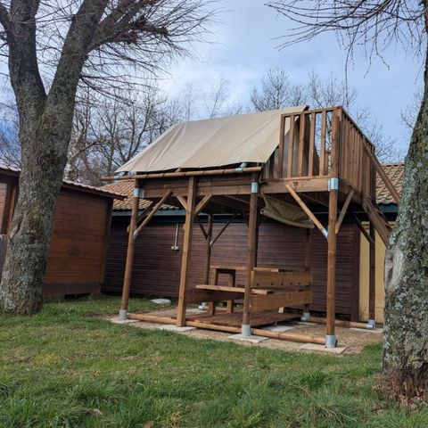 Canvas and wooden tent 2 persons - Bivouac tent on wood and canvas stilts, without sanitary facilities for 2 people