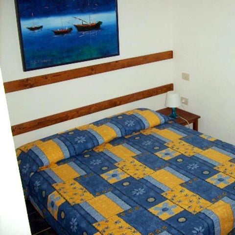 BUNGALOW 4 personnes - en brique 2+2