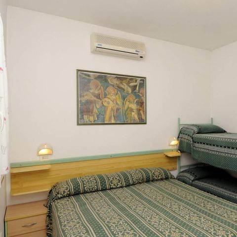 BUNGALOW 6 personnes - En dur - 2 pièces