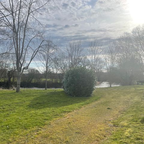 STAANPLAATS - Pakket voor 1 persoonstent en caravan met elektriciteit