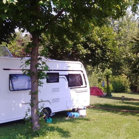 Kampeerplaats - pakket 1 persoon 1 tent/caravan/kampeerauto