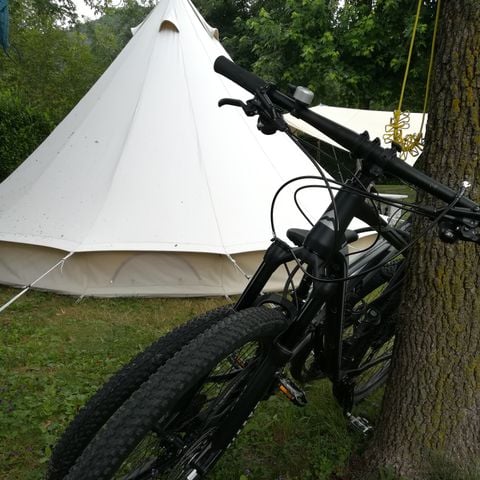 Kampeerplaats - pakket 1 persoon 1 tent/caravan/kampeerauto