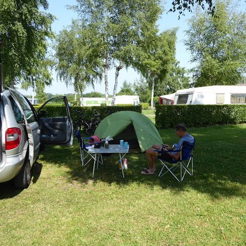 PARZELLE - Natur - Zelt oder Wohnwagen