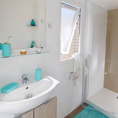 Mobilheim 4 personen - 2 zimmer, tv, klimatisiert, überdachte terrasse
