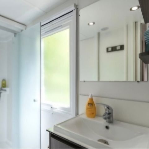 Mobilheim 4 personen - 2 zimmer, tv, klimatisiert, überdachte terrasse