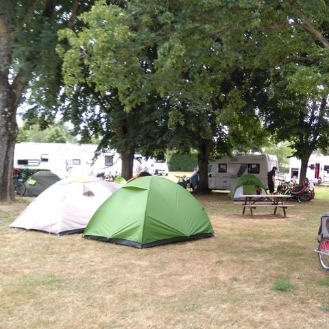 EMPLACEMENT - Nature (1 camping-car ou 1 Véhicule + Caravane ou Tente) - NE PAS REACTIVER