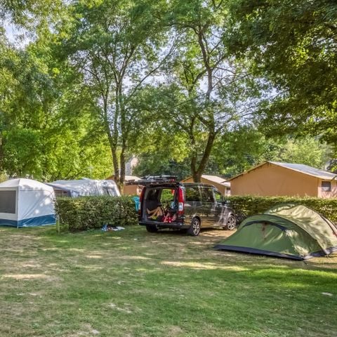 EMPLACEMENT - Nature (1 camping-car ou 1 Véhicule + Caravane ou Tente) - NE PAS REACTIVER
