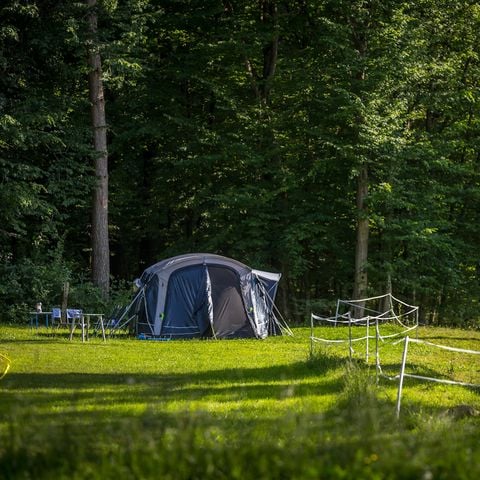 Kampeerplaats - Voor tenten met uitzicht op de bergen en elektriciteit