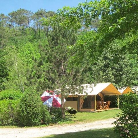Tente en toile et en bois 5 personnes - Lodge VICTORIA 30m² - Finition Luxe