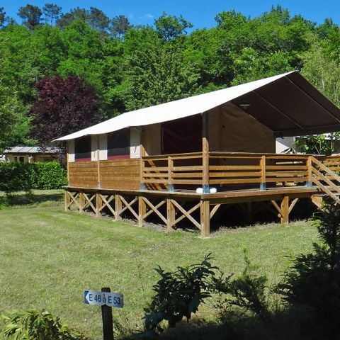 Tente en toile et en bois 5 personnes - Lodge NIAGARA 40m² avec Salle de bain