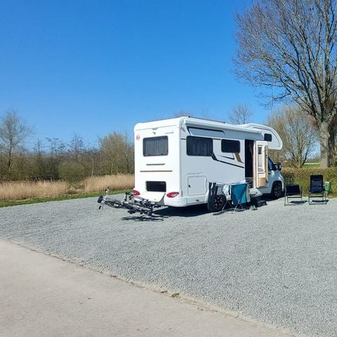 EMPLACEMENT - Aire de camping-car  confort