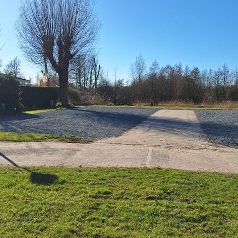 EMPLACEMENT - Aire de camping-car  confort
