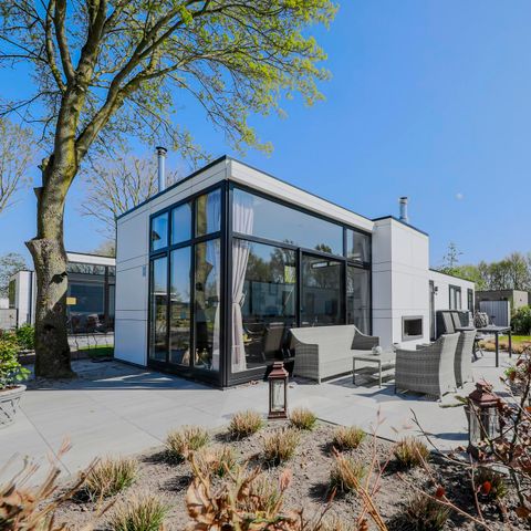 Bungalow 4 personnes - Cube Exclusif