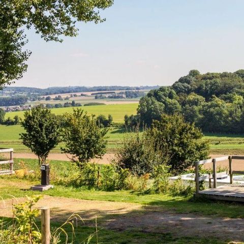 Stellplatz - Komfortable Panoramaterrasse