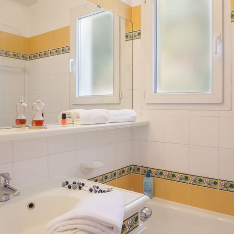 Apartment 6 persons - 1 bedroom + 1 sleeping area - Terrace or balcony - Air-conditioned