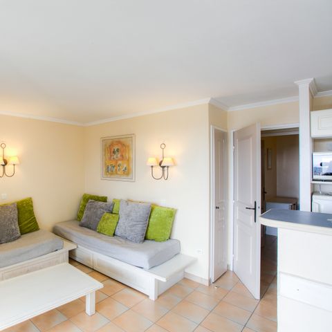 Apartment 6 persons - - 1 bedroom + 1 sleeping alcove - Terrace or balcony - Sea view