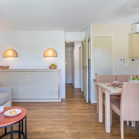 Apartment 6 persons - - 1 bedroom + 1 sleeping alcove - Terrace