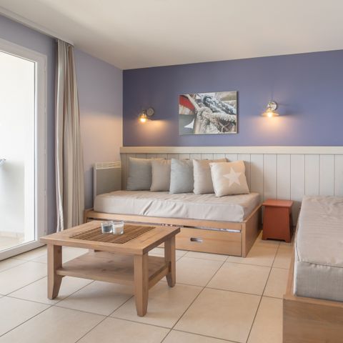 Apartment 6 persons - - 1 bedroom + 1 sleeping alcove - Terrace or balcony - Open sea view - Seafront