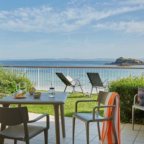 Appartement 4 personnes - 1 chambre - Terrasse ou balcon - Vue mer ouverte - Front de mer