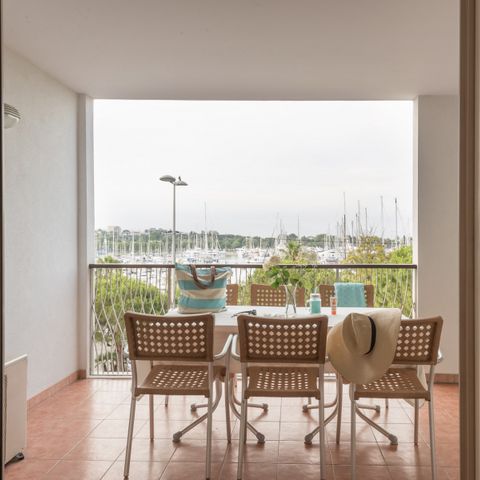 APARTMENT 6 people - - 1 bedroom + 1 sleeping alcove - Terrace - Air conditioned