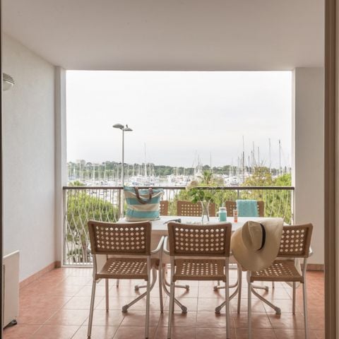 APPARTEMENT 6 personnes - - 1 chambre + 1 alcôve - Terrasse - Climatisation