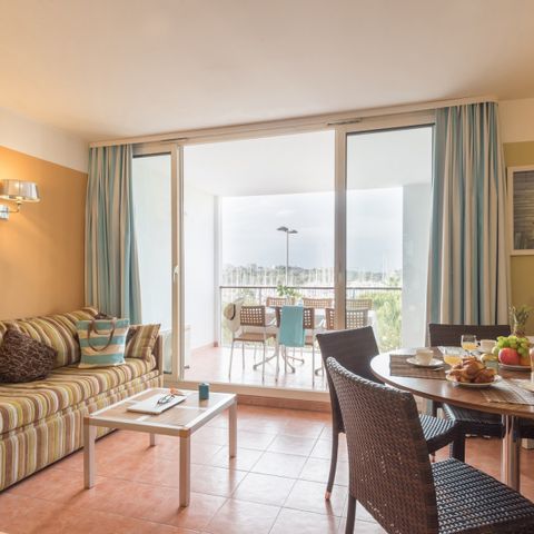 Apartment 6 persons - - 1 bedroom + 1 sleeping alcove - Terrace - Air conditioned