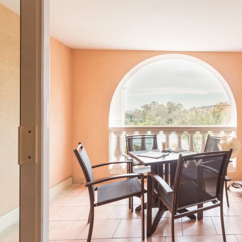 APARTMENT 6 people - 1 bedroom + 1 sleeping area - Balcony – Air-conditioned