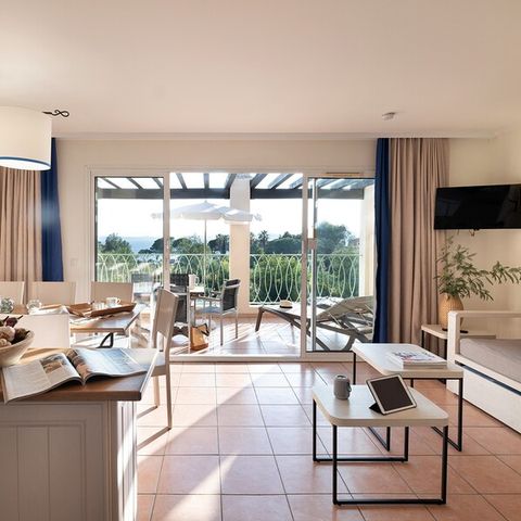 APARTMENT 6 people - 1 bedroom + 1 sleeping area - Balcony - Sea view - Air-conditioned