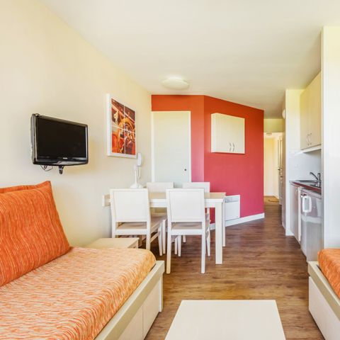 Apartment 6 persons - - 1 bedroom + 1 sleeping alcove - Terrace or balcony
