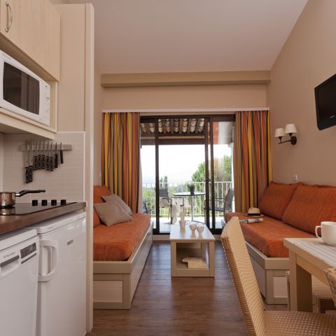APARTMENT 6 people - - 1 bedroom + 1 sleeping alcove - Terrace or balcony