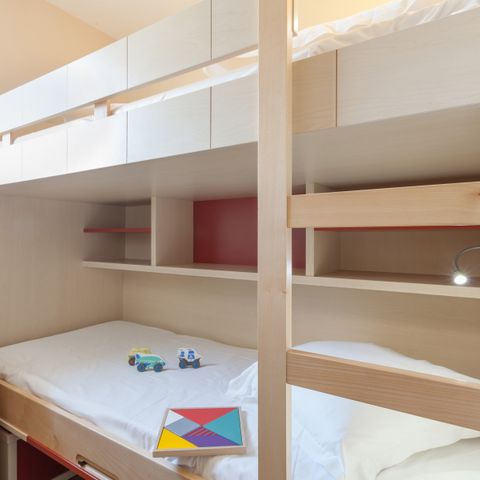 Piso 6 personas - - 1 habitación + 1 alcoba - Terraza o balcón - Vista al mar