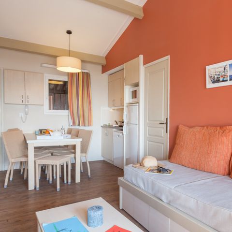 Apartment 6 persons - - 1 bedroom + 1 sleeping alcove - Terrace or balcony - Sea view