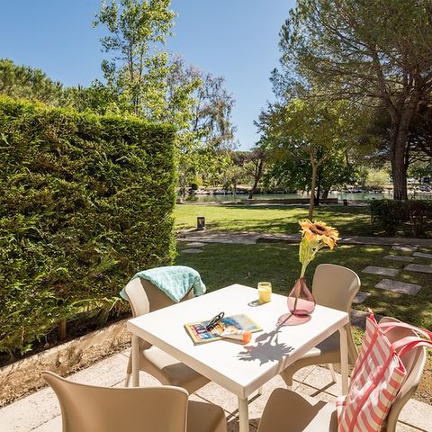 APARTMENT 4 people - - 1 bedroom - Terrace - Garden level