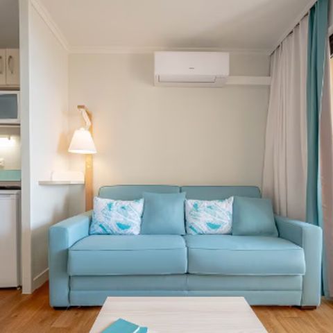 STUDIO 4 personnes - 1 coin nuit - Climatisation - Terrasse ou balcon
