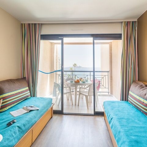 Studio 5 personnes - 1 coin - Nuit - Vue mer - Terrasse ou balcon