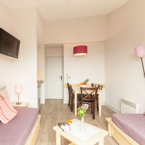Apartment 4 persons - 1 bedroom - Terrace or balcony - Garden view - Renovated - Air-conditioned