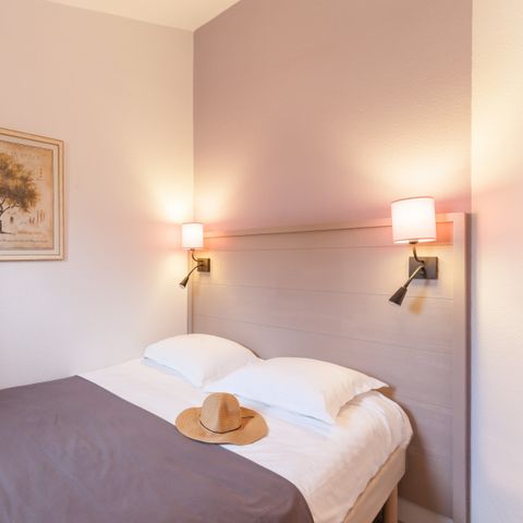 Apartment 4 persons - 1 bedroom - Terrace or balcony - Garden view - Renovated - Air-conditioned