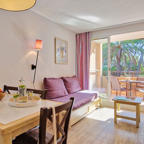 Apartment 4 persons - 1 bedroom - Terrace or balcony - Garden view - Renovated - Air-conditioned