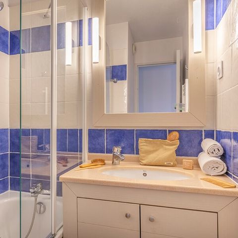 Appartement 6 personnes - 1 chambre - 1 coin - Nuit - Terrasse ou balcon - Vue sur le jardin