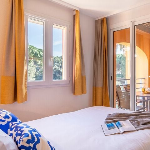 Appartement 6 personnes - 1 chambre - 1 coin - Nuit - Terrasse ou balcon - Vue sur le jardin