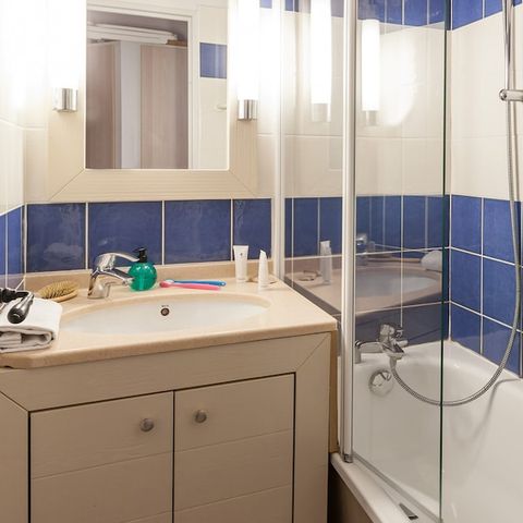 ESTUDIO 4 personas - 1 zona de dormitorio - Terraza o balcón - Vistas al jardín