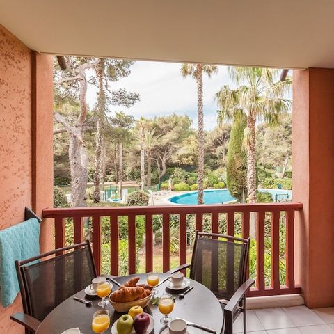 ESTUDIO 4 personas - 1 zona de dormitorio - Terraza o balcón - Vistas al jardín