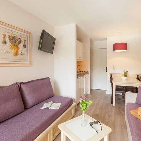 Studio 4 personnes - 1 coin - Nuit – Terrasse ou balcon – Vue jardin
