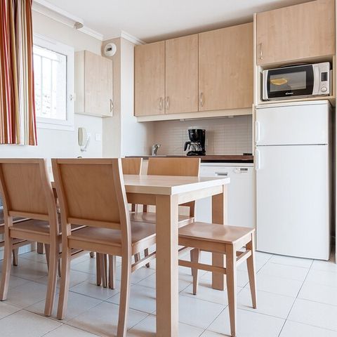 APARTMENT 6 people - Flat for 6 people-1 bedroom+1 sleeping area-Terrace or balcony-South sea view